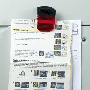 PINCE A COURRIER AVEC AIMANT 7