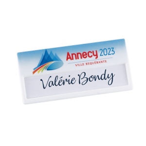 BADGE AVEC ZONE NOMINATIVE ET AIMANT 3