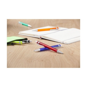 Stylo à encre bleue avec corps coloré translucide et clip en métal mat 9