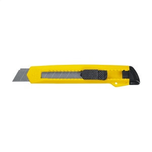 Cutter avec 7 lames de réserve 10