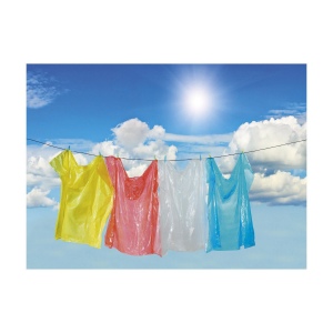 Poncho de pluie légère en matière synthétique translucide dans un petit sachet en plastique 8
