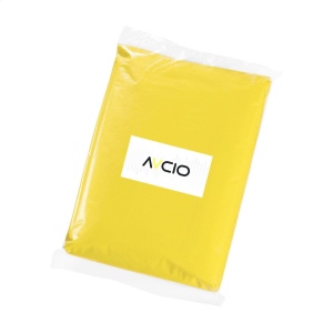 Poncho de pluie légère en matière synthétique translucide dans un petit sachet en plastique 3