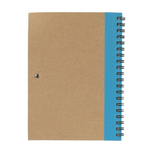 Bloc-notes en matériau recyclé avec environ 70 feuillets / 140 pages papier ligné de couleur crème (70 g/m²) et couverture cartonnée, relié par une spirale solide en métal 22