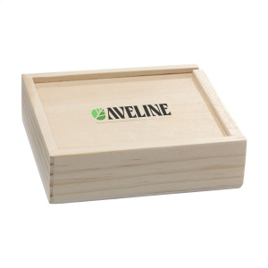5 dés et un jeu de cartes (54) dans une boite en bois 7