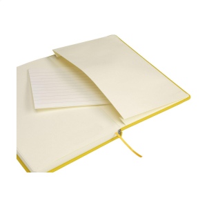 Carnet de notes compact format A5 avec environ 96 feuilles / 192 pages de couleur crème, papier ligné (80 g/m²) certifié FSC Mix 50