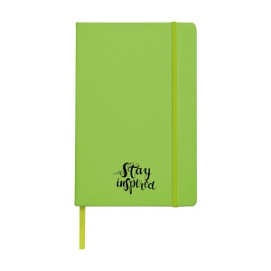 Carnet de notes compact format A5 avec environ 96 feuilles / 192 pages de couleur crème, papier ligné (80 g/m²) certifié FSC Mix 10