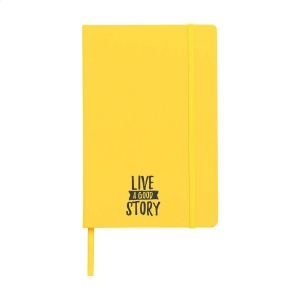 Carnet de notes compact format A5 avec environ 96 feuilles / 192 pages de couleur crème, papier ligné (80 g/m²) certifié FSC Mix 8