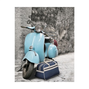 Sac de sport en PVC/PU dans un design des années 70 avec intérieur doublé, poche principale et poche zippée, 2 poignées solides, fond avec crampons de protection 24