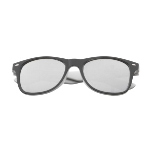 Faites sensation avec ces lunettes de soleil avec verres miroirs originaux 8