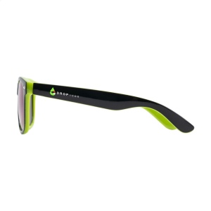 Faites sensation avec ces lunettes de soleil avec verres miroirs originaux 21