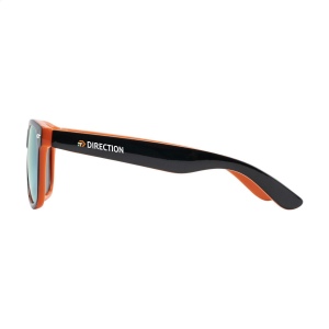 Faites sensation avec ces lunettes de soleil avec verres miroirs originaux 25