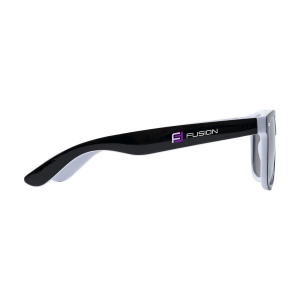 Faites sensation avec ces lunettes de soleil avec verres miroirs originaux 14