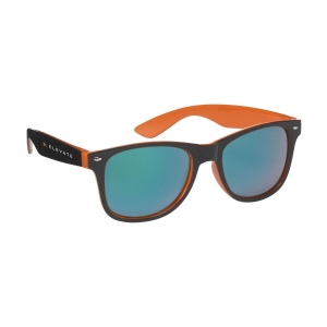 Faites sensation avec ces lunettes de soleil avec verres miroirs originaux 7