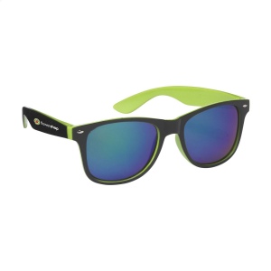 Faites sensation avec ces lunettes de soleil avec verres miroirs originaux 3