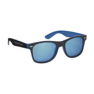 Faites sensation avec ces lunettes de soleil avec verres miroirs originaux 4