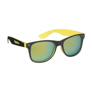 Faites sensation avec ces lunettes de soleil avec verres miroirs originaux 6