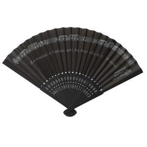 Eventail plastique et tissu
