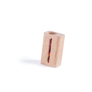 TAILLE-CRAYON 1 trou ø 8 mm(+Quadri recto (à l'opposé de la lame) 2,4 x 1,2 cm) 12
