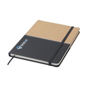 Carnet de notes de style duo en liège et en imitation cuir d'un format pratique avec environ 72 feuilles / 144 pages de papier (70 g/m²) lignées de couleur crème et fermeture par élastique 10