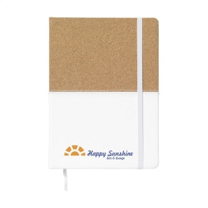 Carnet de notes de style duo en liège et en imitation cuir d'un format pratique avec environ 72 feuilles / 144 pages de papier (70 g/m²) lignées de couleur crème et fermeture par élastique 4