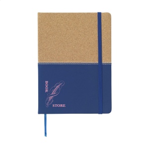 Carnet de notes de style duo en liège et en imitation cuir d'un format pratique avec environ 72 feuilles / 144 pages de papier (70 g/m²) lignées de couleur crème et fermeture par élastique 5