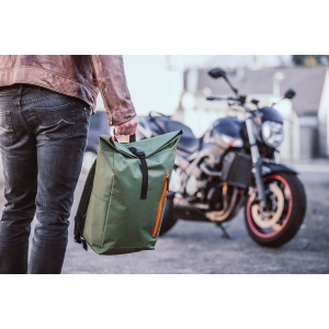 Sac à dos urbain robuste et pratique en polyester 600 D résistant avec une doublure en PVC imperméable et partiellement en nylon 20