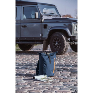 Sac à dos urbain robuste et pratique en polyester 600 D résistant avec une doublure en PVC imperméable et partiellement en nylon 18