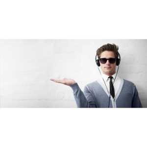 Lunettes de soleil robustes avec une monture noire mate luxueuse et des verres avec une protection UV 400 (selon les normes européennes) 5