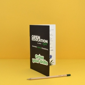 Carte prestige avec crayon à graines