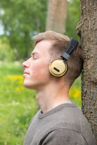 Casque audio sans fil en bambou 11