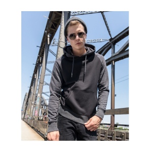 Sweat capuche manches raglan