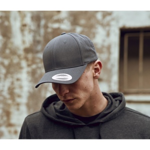 Casquette snapback visière incurvée