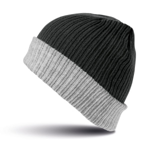Bonnet acrylique avec rabat 2