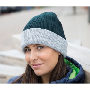 Bonnet acrylique avec rabat