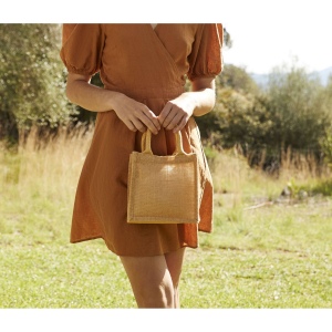 Petit sac cadeau en toile de jute