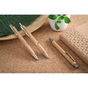 BETA BAMBOO. Stylo à bille en bambou avec clip et attributs métalliques 4