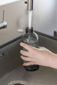 Bouteille d'eau étanche avec bouchon en métal 23
