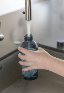 Bouteille d'eau étanche avec bouchon en métal 33