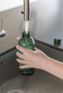 Bouteille d'eau étanche avec bouchon en métal 42