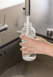 Bouteille d'eau étanche avec bouchon en métal 12