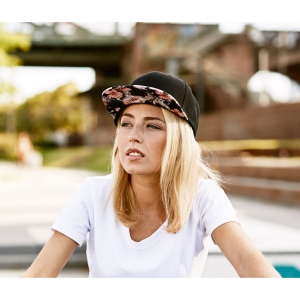 Casquette snapback motif fleuri