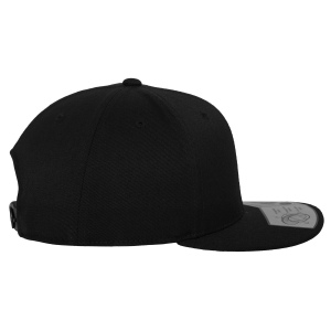 Casquette ajustée à visière plate 18