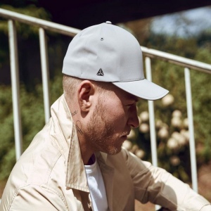 Casquette en fibre de carbone