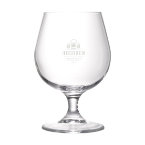Verre à bière sur pied
