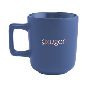 Mug en céramique de haute qualité, avec une belle anse. La finition extérieure est mate, tandis que l'intérieur est brillant. 8