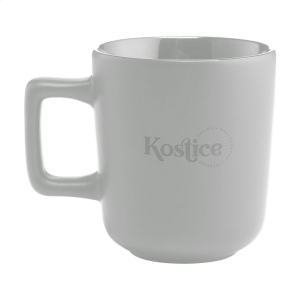 Mug en céramique de haute qualité, avec une belle anse. La finition extérieure est mate, tandis que l'intérieur est brillant. 10