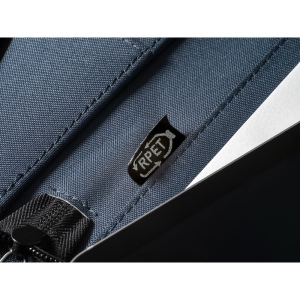 EMERGE FOLDER. Porte documents A4 en 300D polyester recyclé (100% rPET) avec fermeture éclair 13