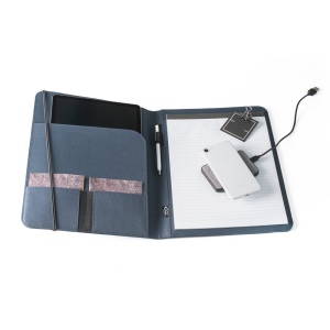 EMERGE FOLDER II. Porte documents A4 en 300D polyester recyclé (100% rPET) avec fermeture élastique 6
