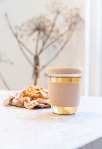 Verre 360ml avec couvercle et manchon en silicone Ukiyo 11