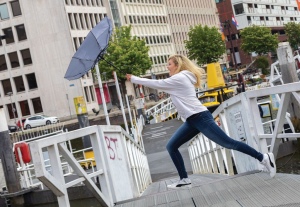 Parapluie 21" automatique rPET 190T et bambou Impact AWARE™ 24